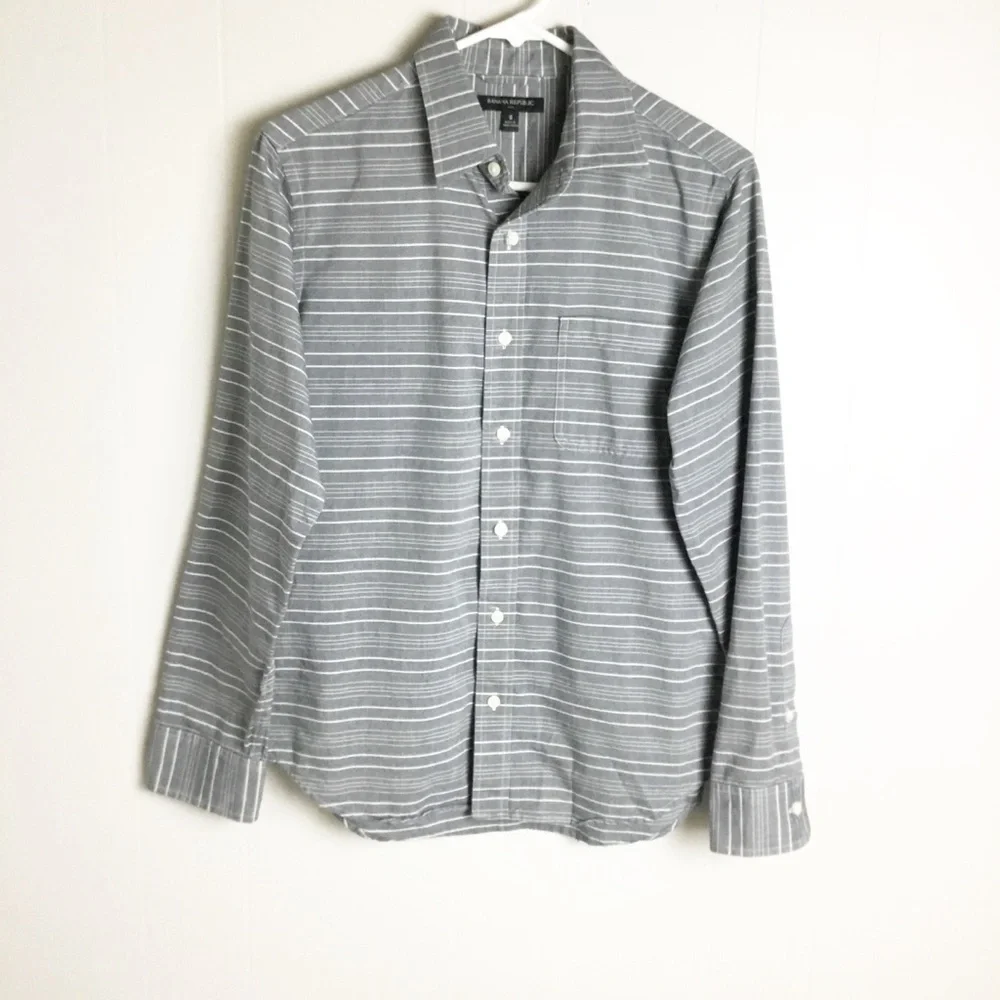 Banana Republic Long Sleeve Button Up Stripes S